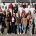 Eine Gruppe von ca 30 Menschen, um die 28-29 jahre alt.