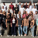 Eine Gruppe von ca 30 Menschen, um die 28-29 jahre alt.