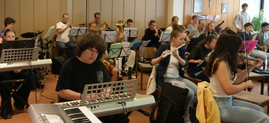 08 Orchester Tutti-2 ein Schulorchester bei der Tutti-Probe